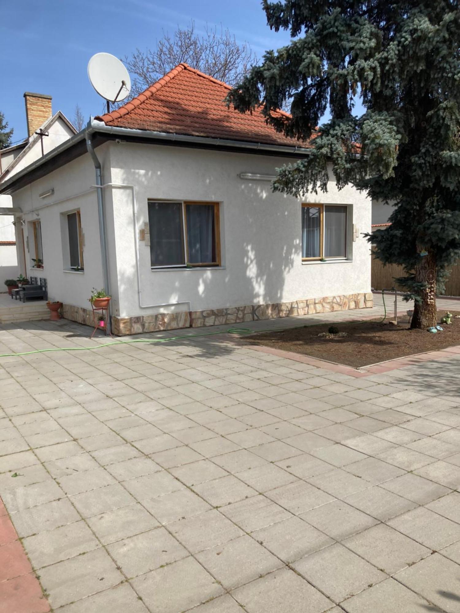 Tavaszpart Vendeghaz Apartment Szeged Ngoại thất bức ảnh