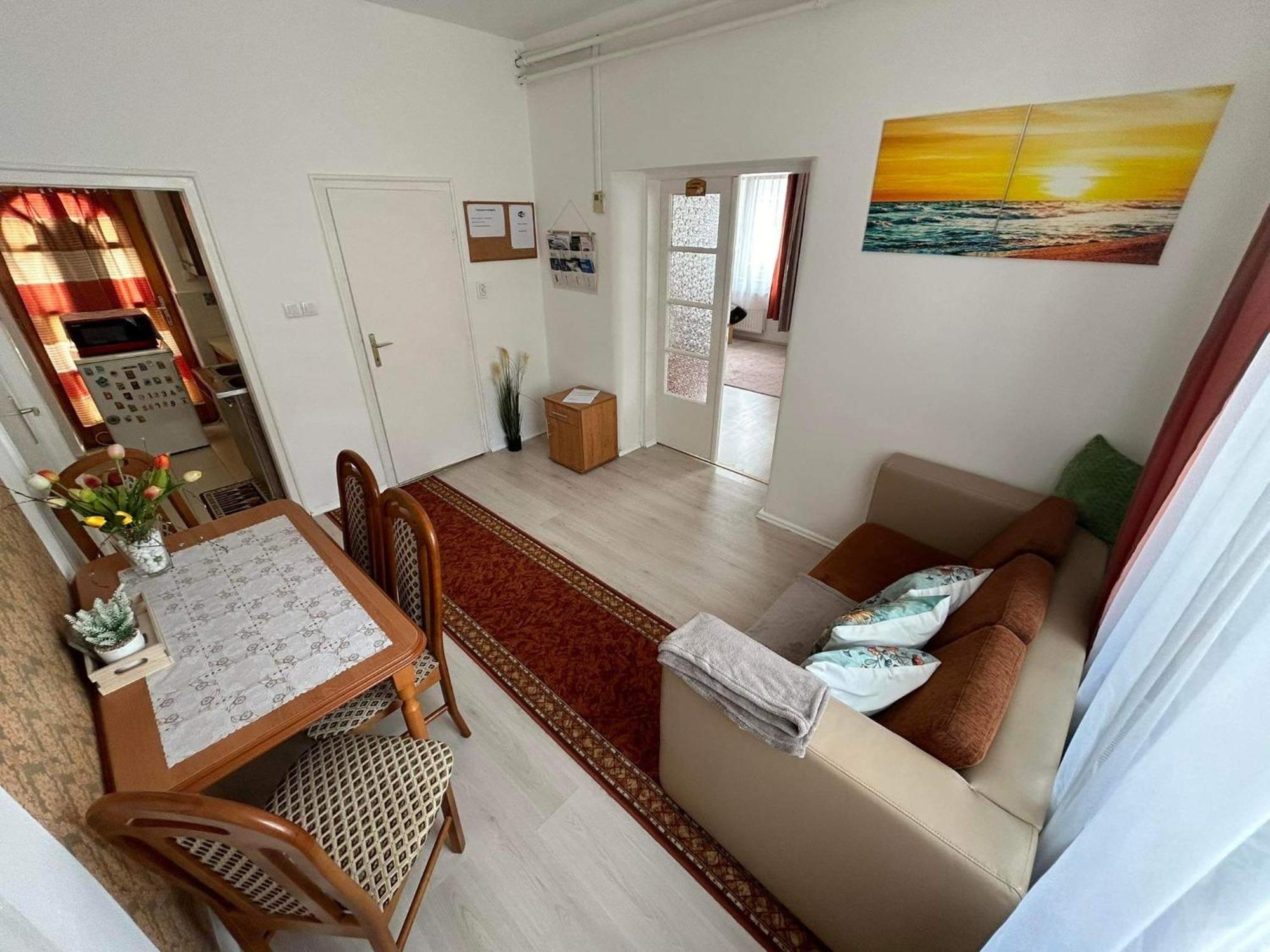 Tavaszpart Vendeghaz Apartment Szeged Ngoại thất bức ảnh