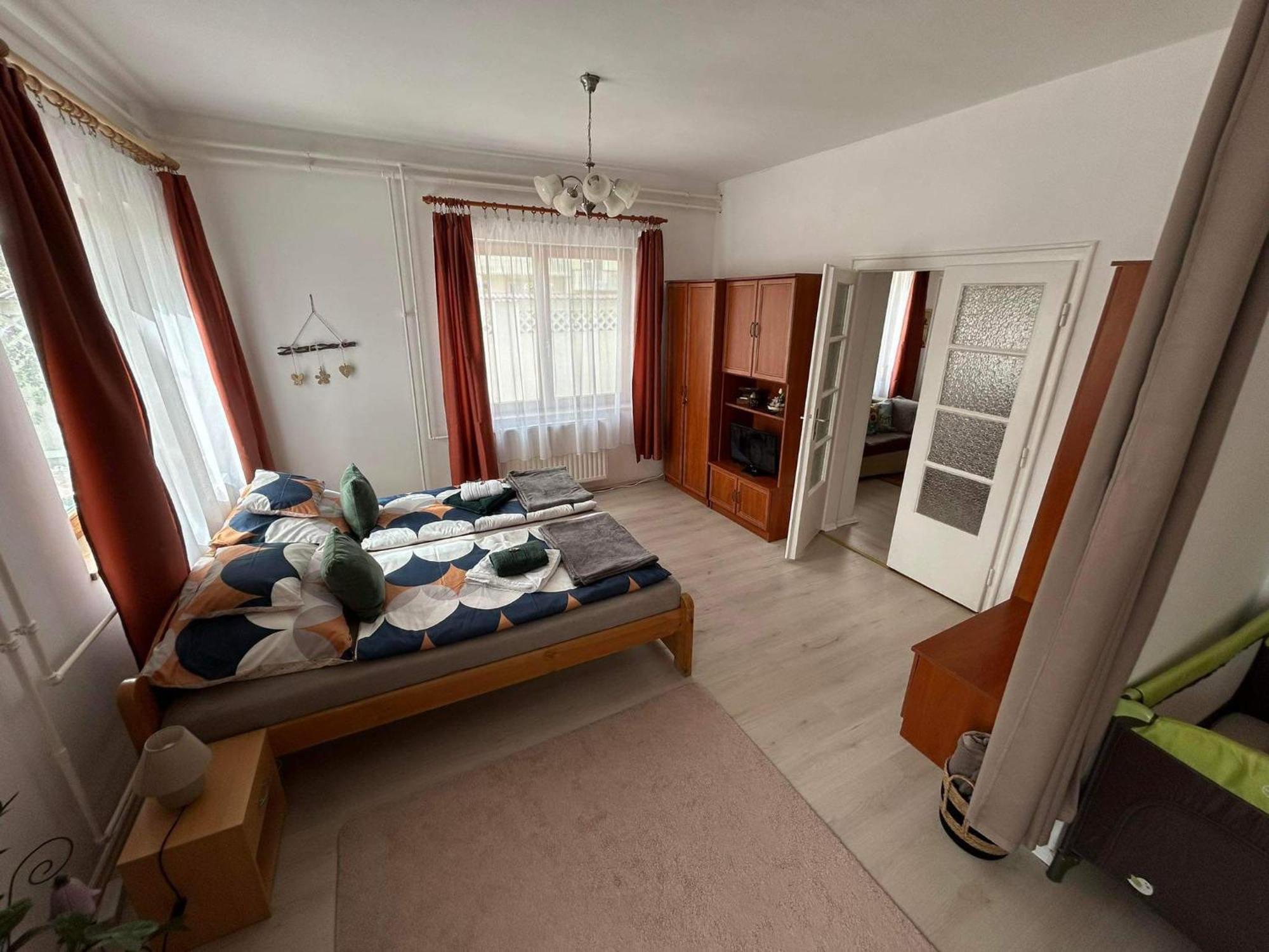 Tavaszpart Vendeghaz Apartment Szeged Ngoại thất bức ảnh