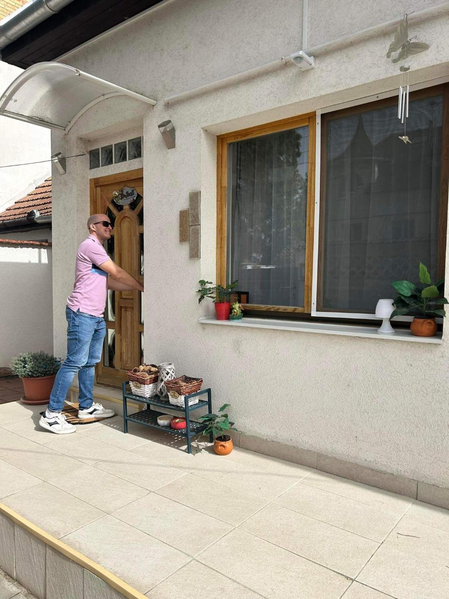 Tavaszpart Vendeghaz Apartment Szeged Ngoại thất bức ảnh