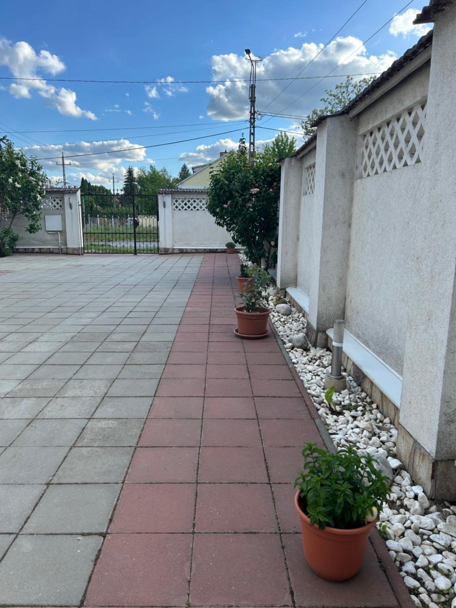Tavaszpart Vendeghaz Apartment Szeged Ngoại thất bức ảnh
