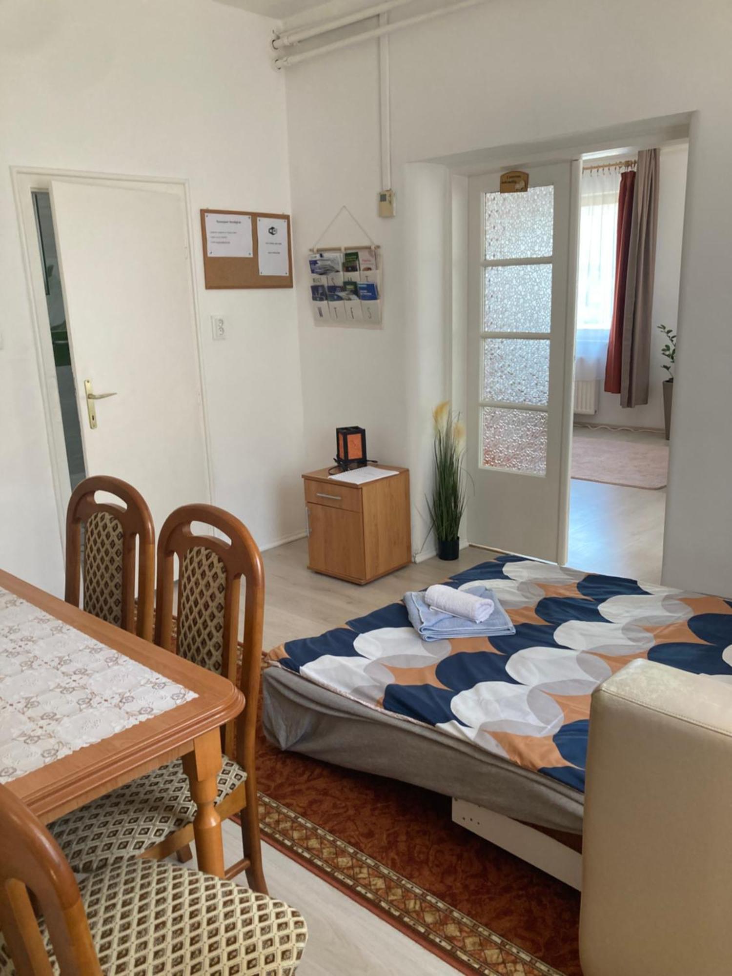 Tavaszpart Vendeghaz Apartment Szeged Ngoại thất bức ảnh
