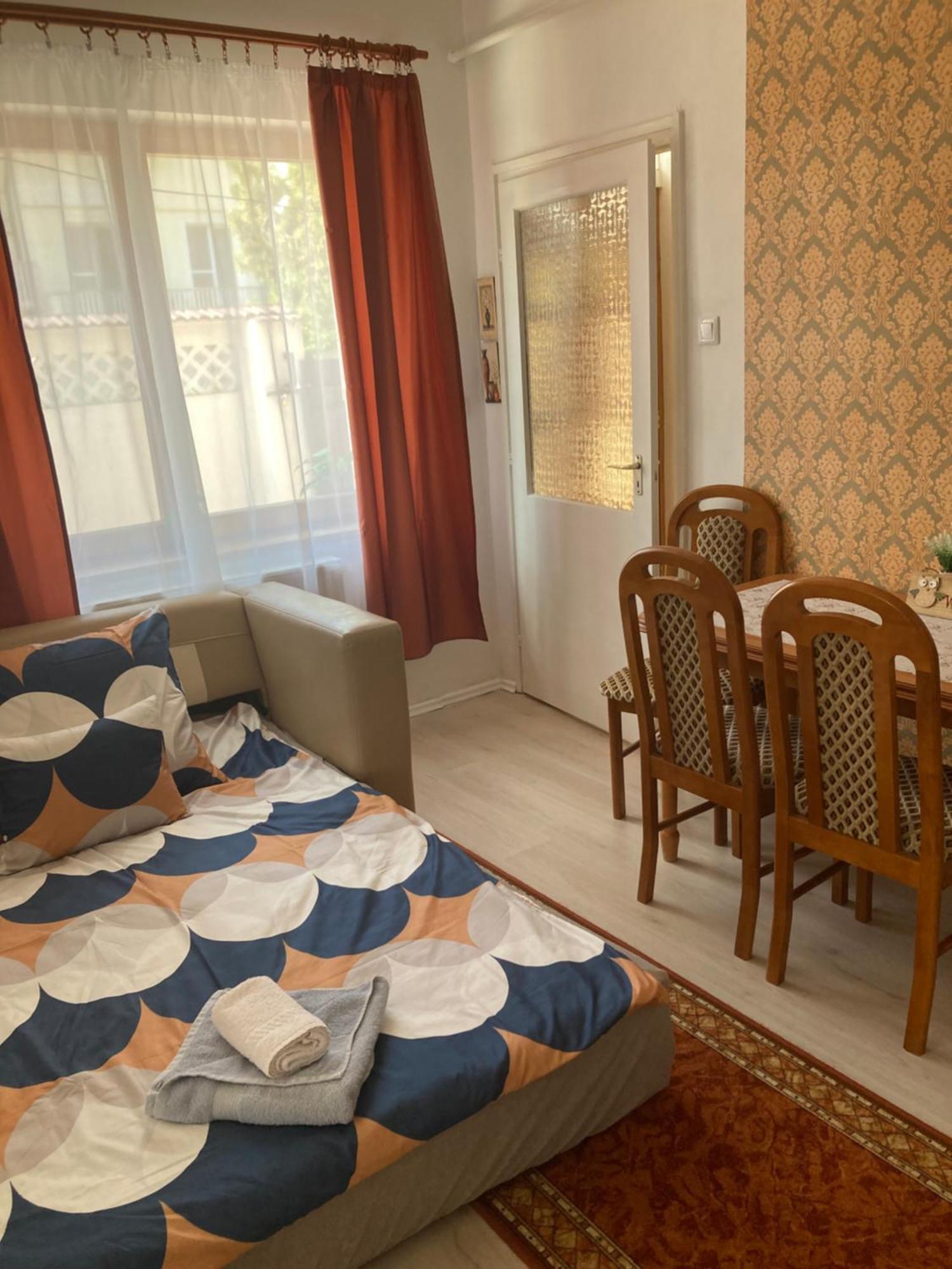 Tavaszpart Vendeghaz Apartment Szeged Ngoại thất bức ảnh