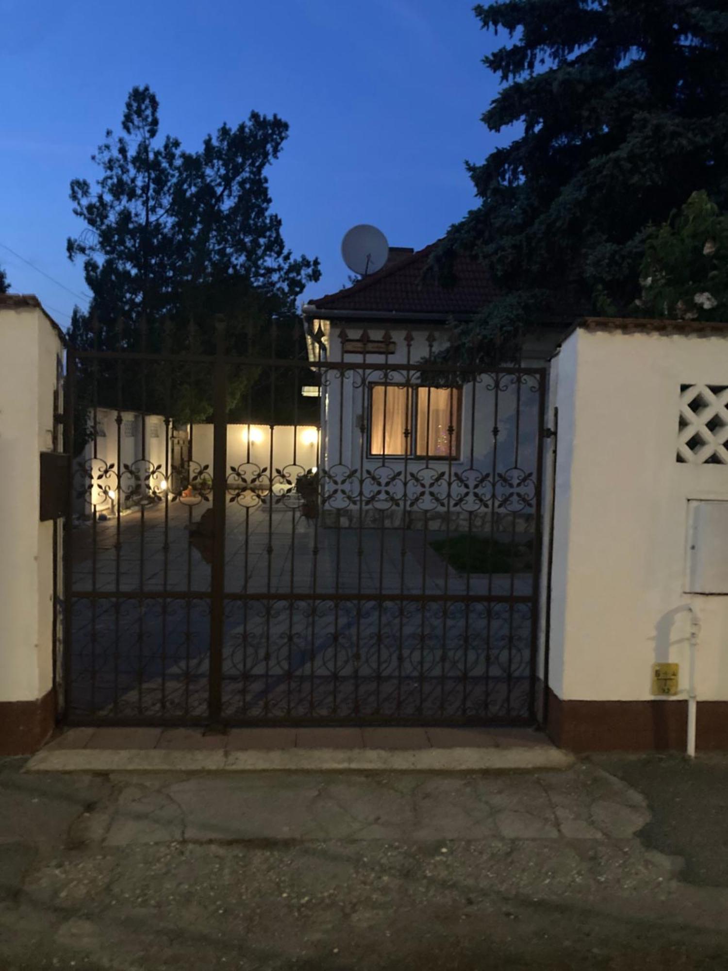 Tavaszpart Vendeghaz Apartment Szeged Ngoại thất bức ảnh
