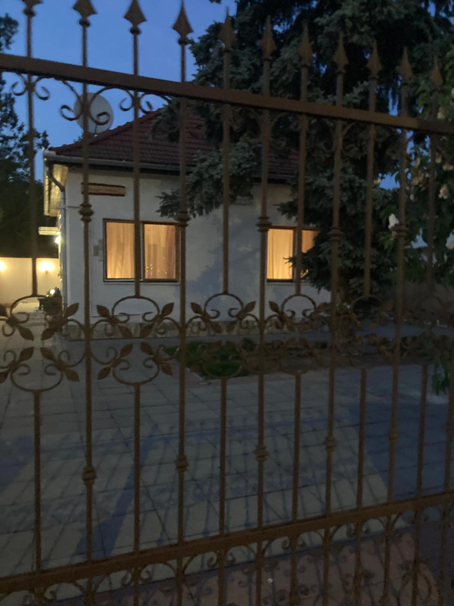 Tavaszpart Vendeghaz Apartment Szeged Ngoại thất bức ảnh
