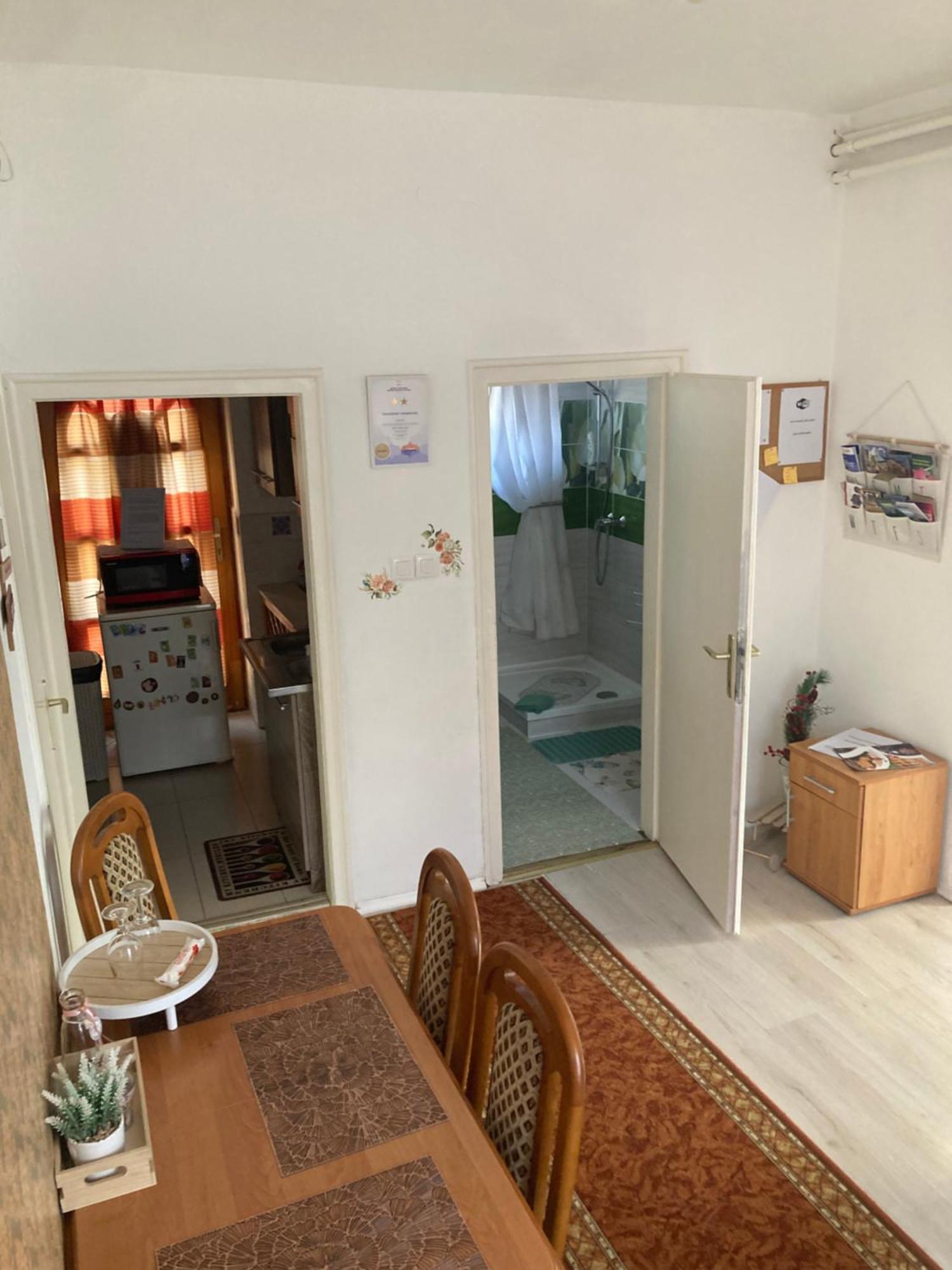 Tavaszpart Vendeghaz Apartment Szeged Ngoại thất bức ảnh